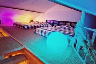 ベッドアンドブレックファースト Loft Chambre Atypique