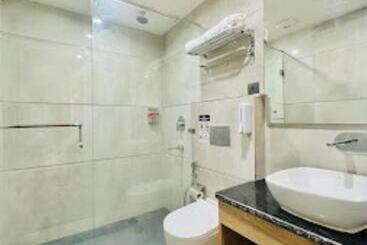 Отель Grand Luxotica Dehradun