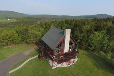 בית מלון כפרי Rose And Goat Retreat