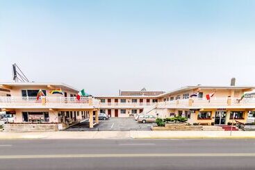 The Coral Sands Motel