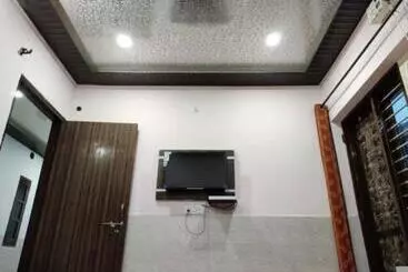 Hotel Gurukirpa Villa