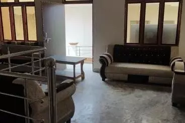 Hotel M J, Agra