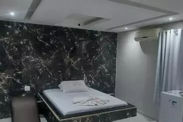 Hotel Canal Hum Comercial