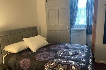 Luxury Suites Boutique Hotel And Lounge