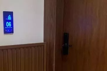 شقة فندقية لاكجري مع بلكونة الملقا