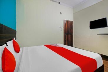 Hotel Pop 81014 Abhi Square
