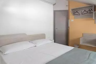 Hz Bed & Breakfast And Appartments