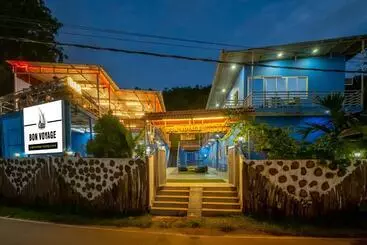 Bon Voyage Sea View Hostel