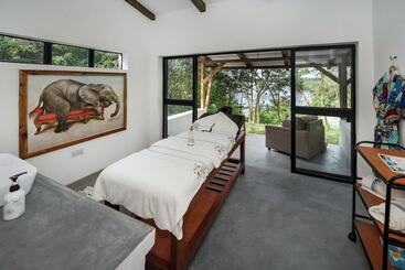 Hotel Adrift River Club