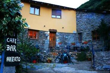 بنسيون Casa Rural La Fuente