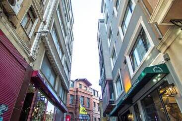 Aamiaismajoitus (B&B) Megalos Galata