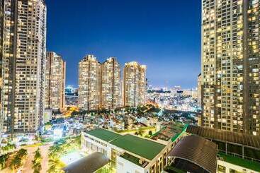 Luxury Landmark   Linh S Apartment