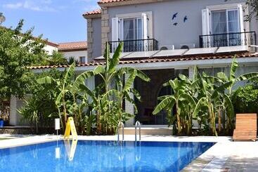 Pürlen Otel Alaçatı