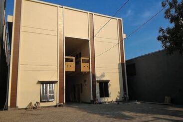 Hotel Mahendra Homestay By Oyo