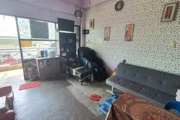 Hotel Spot On 90836 Penginapan Almera