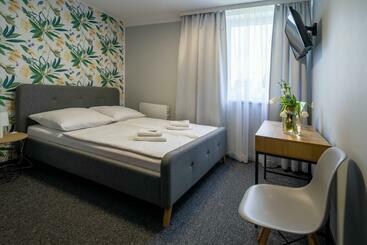 בית מלון כפרי Noclegi Stop And Sleep Zgorzelec