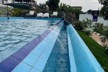 هتل Governor S Residence