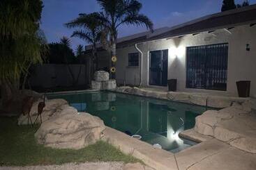 Majatalo Or Tambo Stay Unit 1