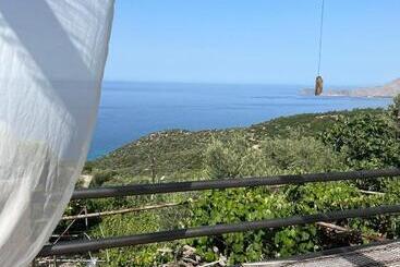 Pensió Rooms To Let Spiropali