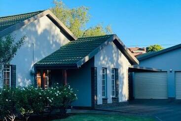 بنسيون The M Pire Cottage