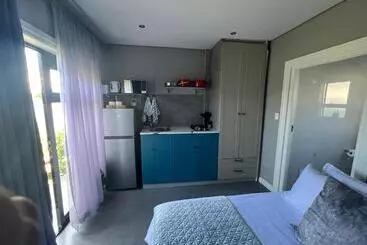 Majatalo Blou Beauty