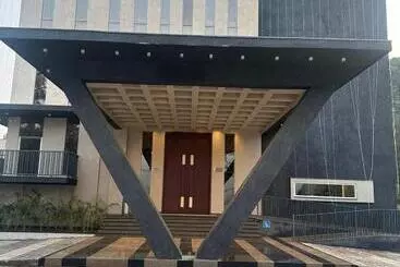 Baantalai Hotel And Resort