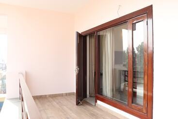 Отель Laksita Manor Home Stay