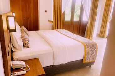 Hotel Ceylon Ayu Resort Kandy