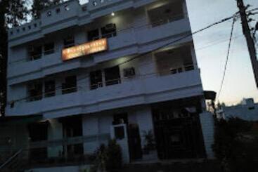 Hotel Kalpana Guest House , Bareilly