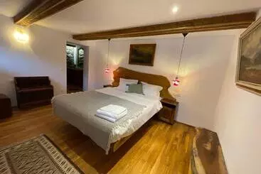 Majatalo Camera Cedru   Cătun