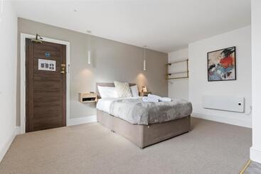 Апарт-отель Bowles Hotels