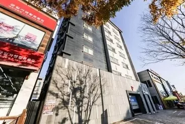 From H Sum Hotel Daejeon