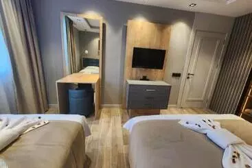 Hôtel Li̇on Hi̇ll Resort