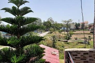 Hotell Nancy Guest House & Restaurant Morni