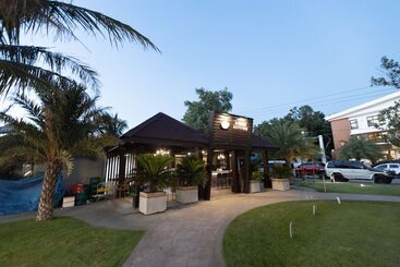 Asaricha Tropical Beach Resort