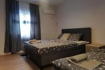 Majatalo Apartman Ena