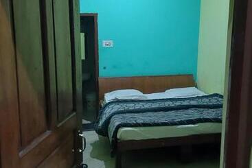 ホテル O Madhur Tourist Lodge
