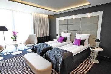 Piano Hotel & Restaurant