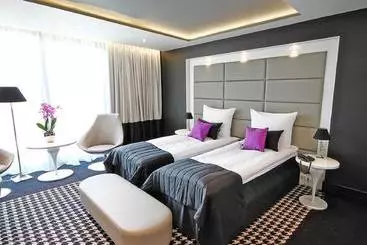 Piano Hotel & Restaurant