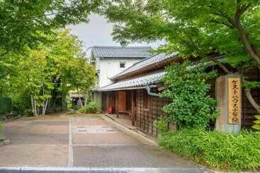 Bed and Breakfast ゲストハウス小布施