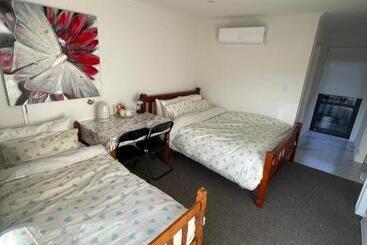 膳宿费 Sunny Self Checkin Studio With Private Entry& Ensuite&heat Pump