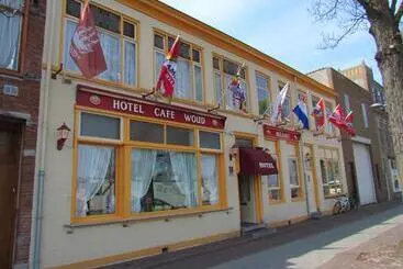 Hotelli Cafe Woud