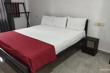 Hotel Laxsume Guest House Nilaveli