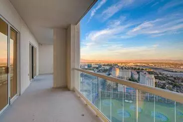 هتل آپارتمان 29th Ph Mgm Signature Suite With A Massive Balcony