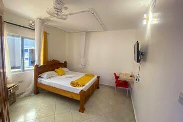 پانسیون Mtwapa Texas Villa Guest House