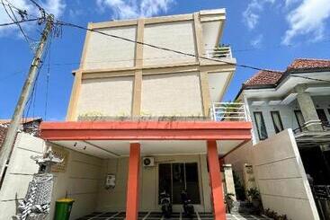 Pensió The Jimbaran Five