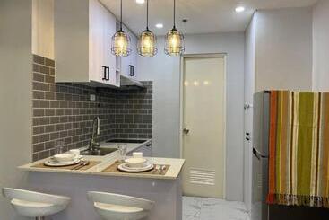 Lägenhetshotell The Loop Towers, Chic, Modern , Minimalist Design