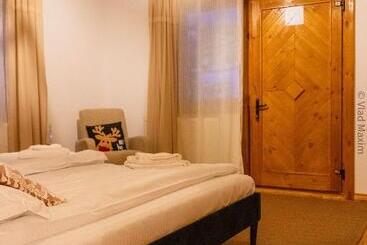 پانسیون Sadova Village Casa Maria