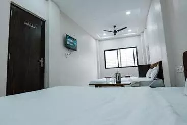 Hotel Dev Ani Palace
