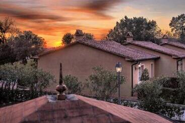 Hotel Fonteluce Rooms & Family Lodges